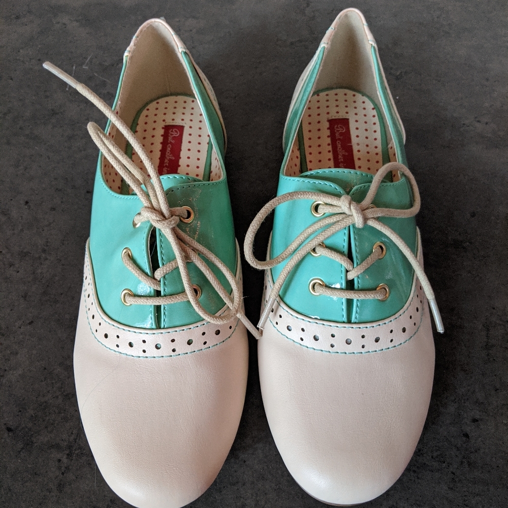 BAIT footwear saddle shoes. Size 8.